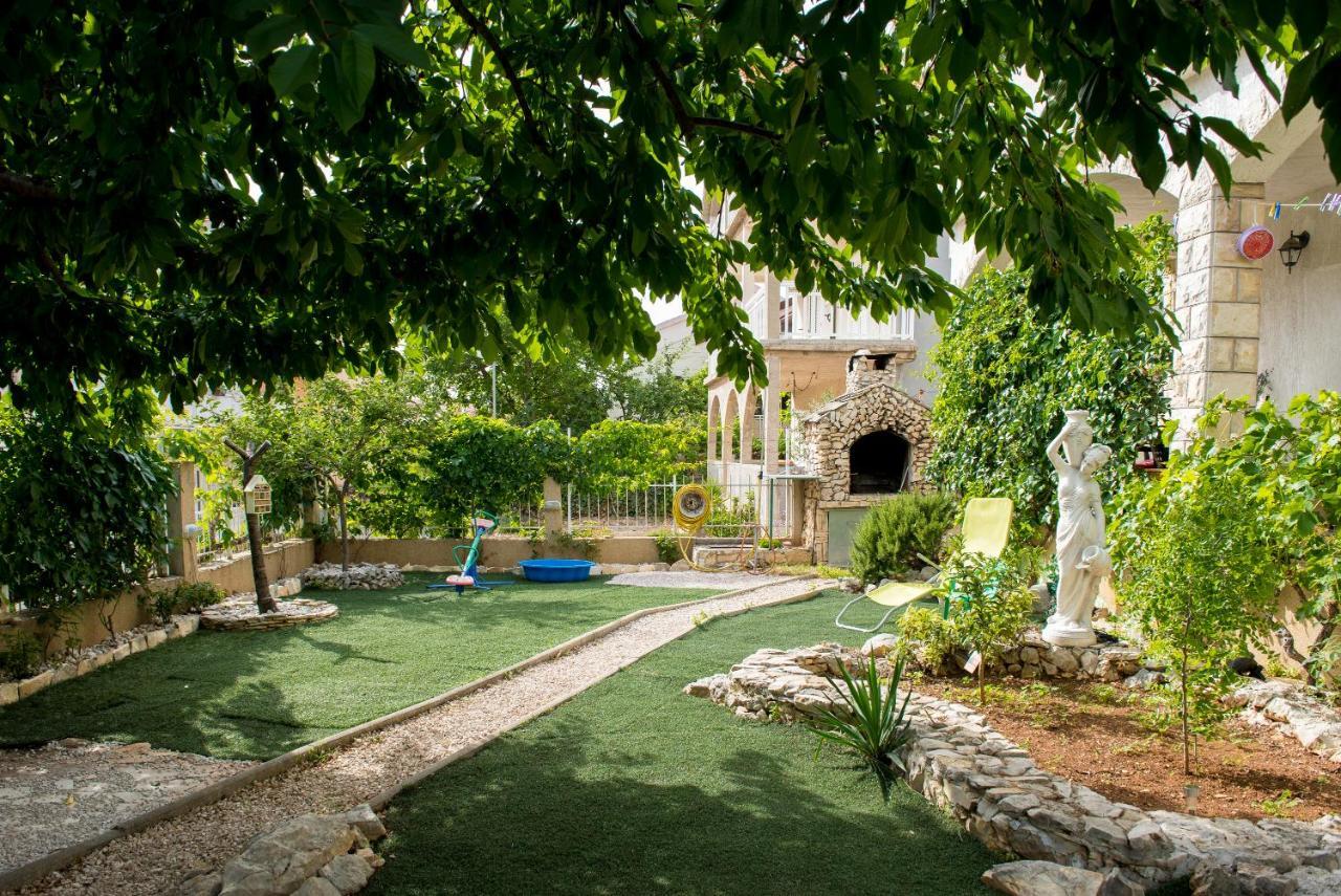 Apartments Vodice Olga Matic المظهر الخارجي الصورة